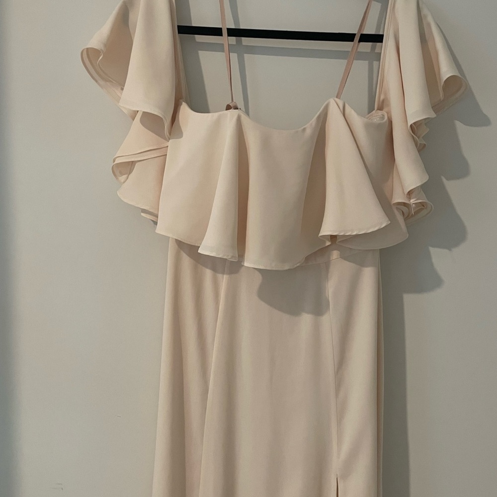 Fame and Partners Cream Gown Off the Shoulder Fitted Waist Size M High Slit - Picture 6 of 16